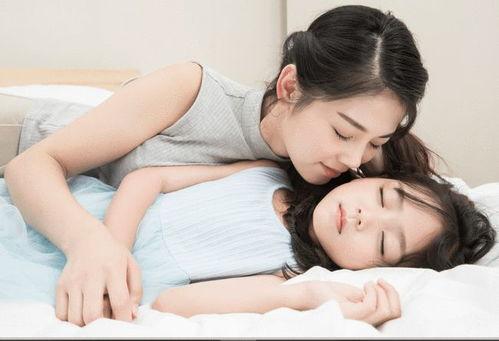 女孩睡着了,女孩甜美入眠瞬间